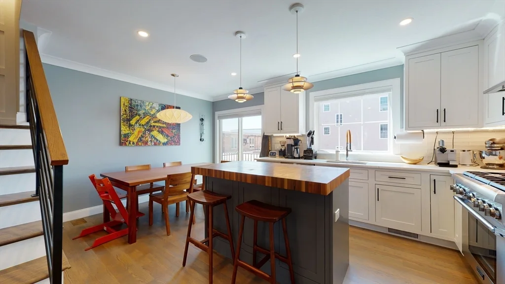 3 bed, 3 bath apartment for rent at 459 E 8th Unit 1, South Boston — photo 4 of 31