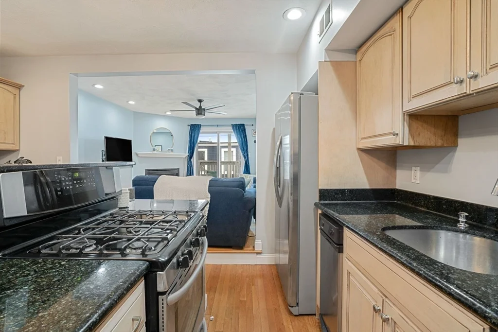 4 bed, 2 bath apartment for rent at 459 East 6th St, South Boston — photo 8 of 21