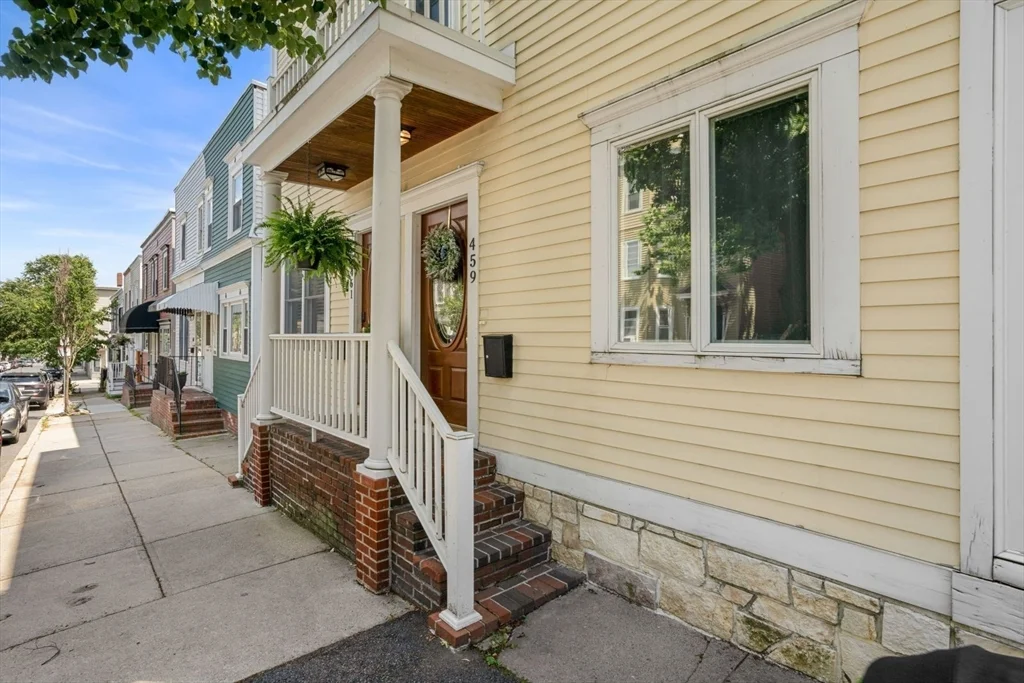4 bed, 2 bath apartment for rent at 459 East 6th St, South Boston — photo 17 of 21
