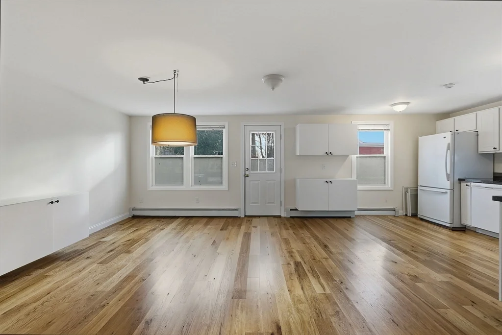 4 bed, 2 bath apartment for rent at 45R South Unit 45R, Bedford — photo 6 of 40