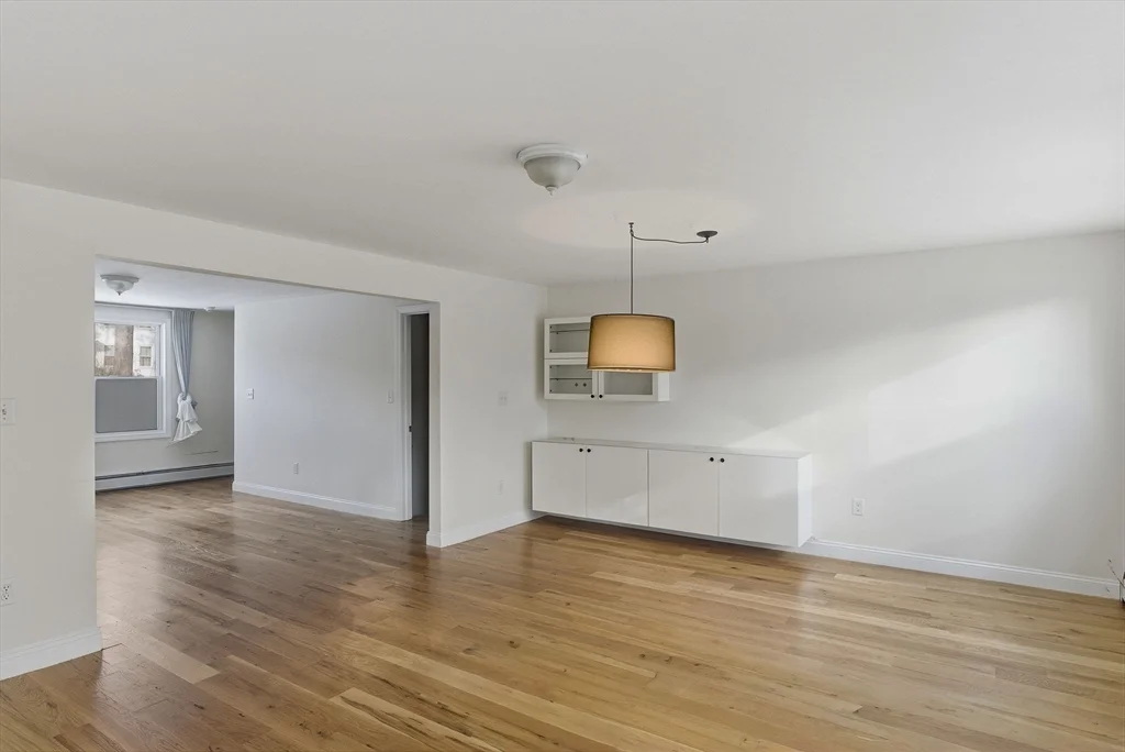 4 bed, 2 bath apartment for rent at 45R South Unit 45R, Bedford — photo 7 of 40