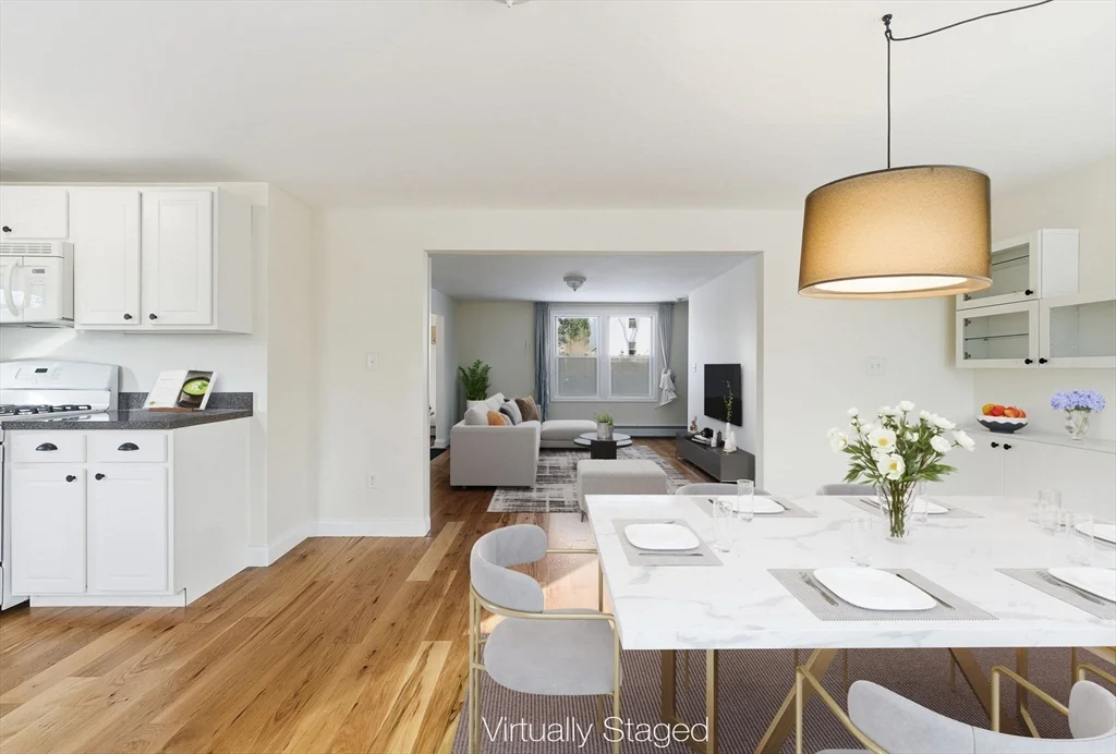 4 bed, 2 bath apartment for rent at 45R South Unit 45R, Bedford — photo 4 of 40