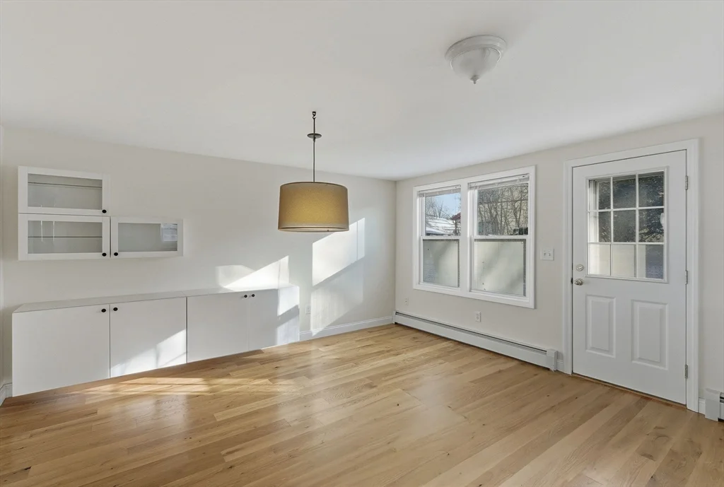 4 bed, 2 bath apartment for rent at 45R South Unit 45R, Bedford — photo 2 of 40
