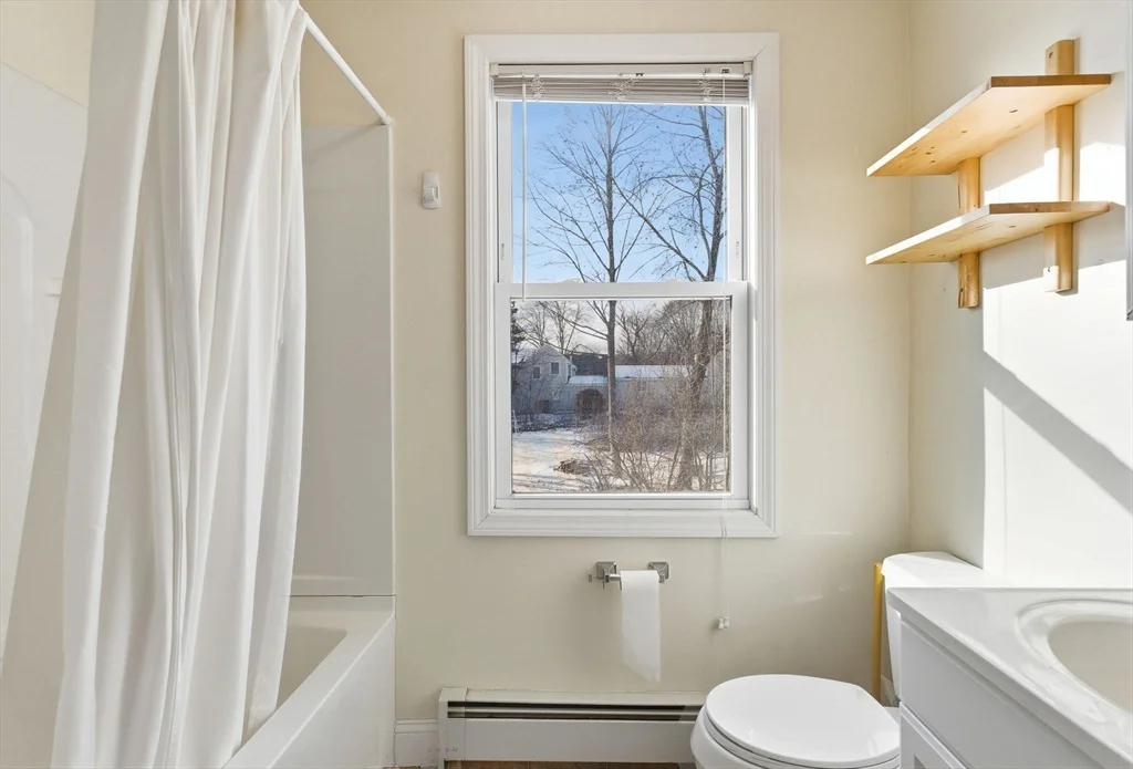 4 bed, 2 bath apartment for rent at 45R South Unit 45R, Bedford — photo 22 of 40