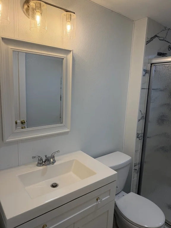 3 bed, 1 bath apartment for rent at 46-48 Birchwood Rd Unit 1, Methuen — photo 6 of 17