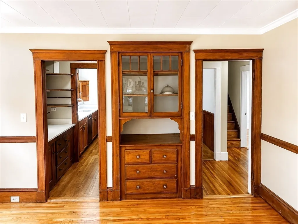 3 bed, 1 bath apartment for rent at 46-48 Cleveland St Unit 1, Arlington — photo 8 of 40