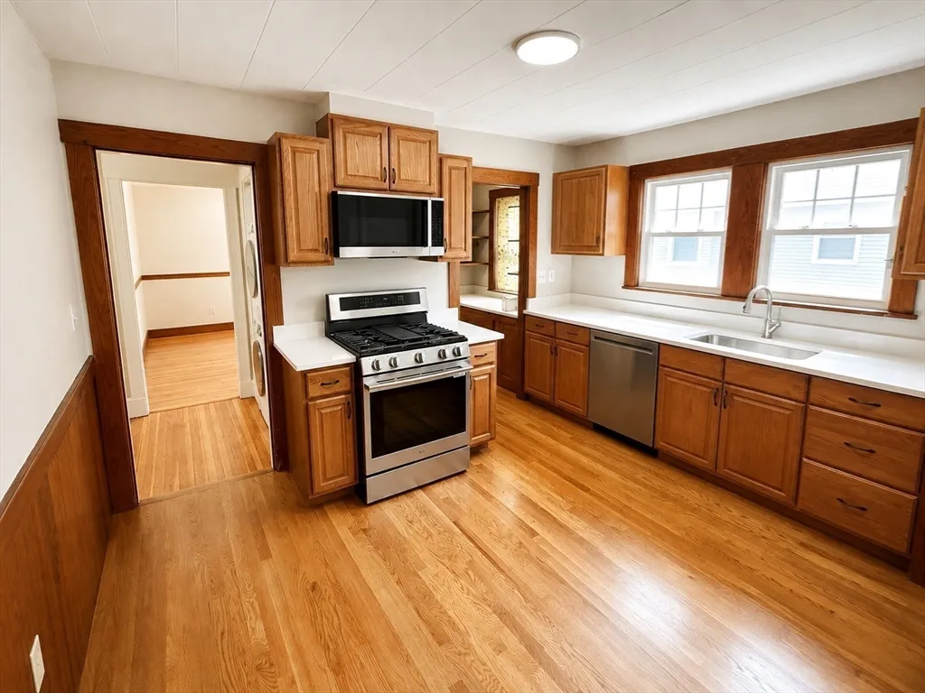 3 bed, 1 bath apartment for rent at 46-48 Cleveland St Unit 1, Arlington — photo 14 of 40