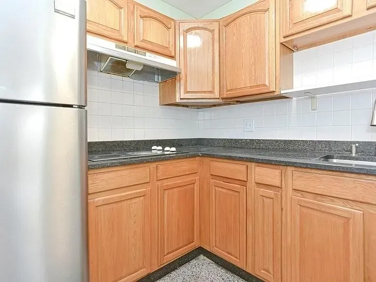 2 bed, 1 bath apartment for rent at 46 Adams St Unit C7, Dorchester — photo 4 of 10