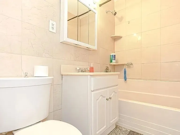 2 bed, 1 bath apartment for rent at 46 Adams St Unit E7, Dorchester — photo 9 of 10