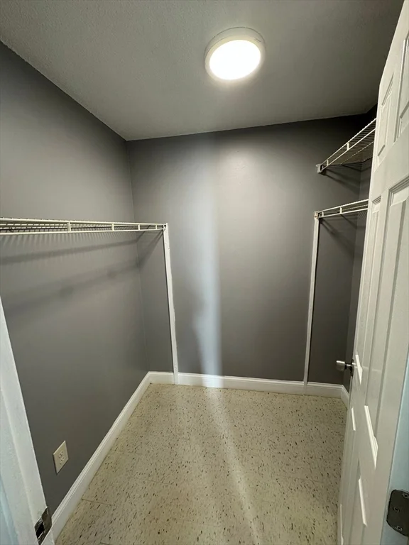 2 bed, 1 bath apartment for rent at 46 Amesbury Unit 3A, Lawrence — photo 6 of 8