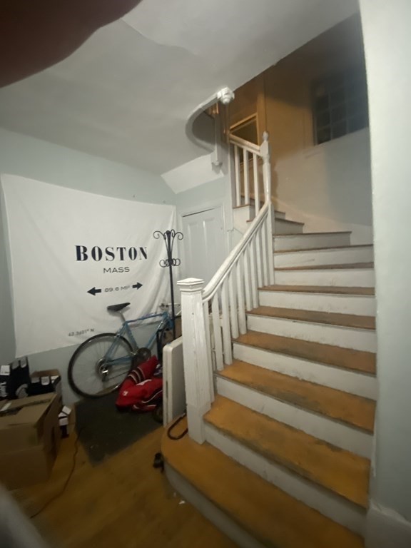 5 bed, 2 bath apartment for rent at 46 Ashford Unit 2, Allston — photo 3 of 8
