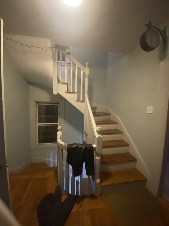 5 bed, 2 bath apartment for rent at 46 Ashford Unit 2, Allston — photo 8 of 8