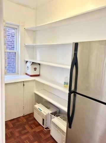 3 bed, 1 bath apartment for rent at 46 Aspinwall Ave Unit 2F, Coolidge Corner — photo 5 of 11