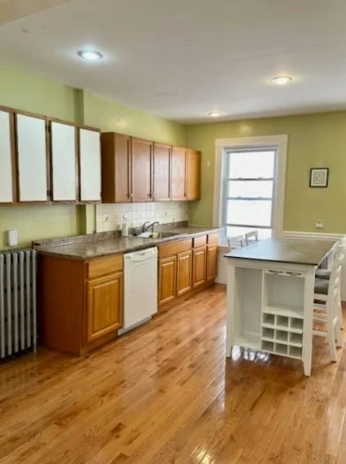 3 bed, 1 bath apartment for rent at 46 Aspinwall Ave Unit 2F, Coolidge Corner — photo 4 of 11