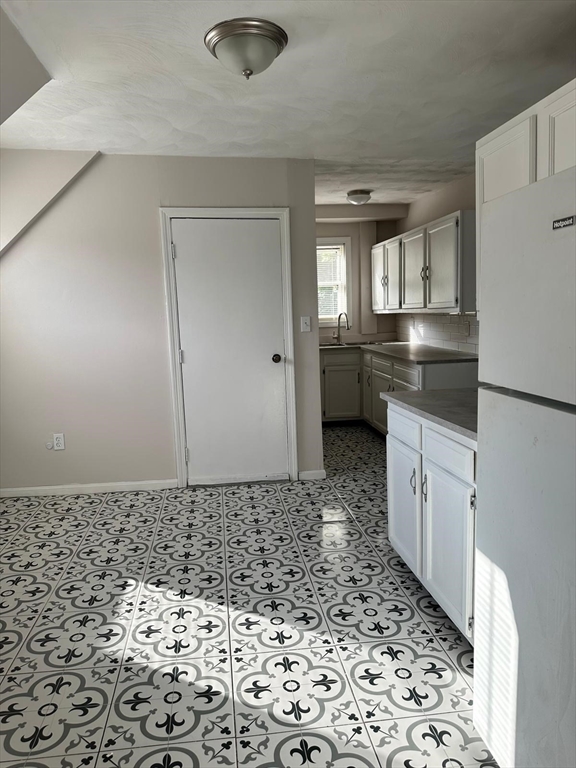 3 bed, 1 bath apartment for rent at 46 Benefit St Unit 3, Attleboro — photo 10 of 20