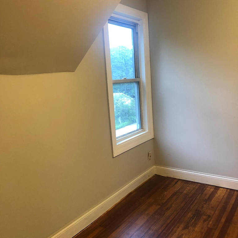 3 bed, 1 bath apartment for rent at 46 Benefit St Unit 3, Attleboro — photo 8 of 20
