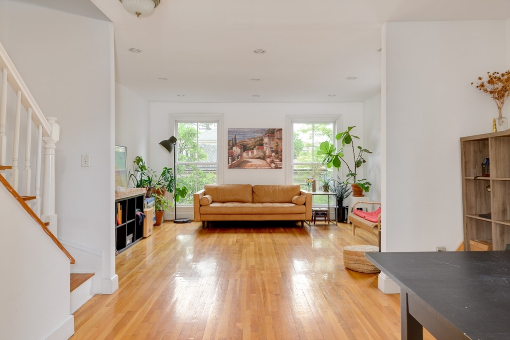 2 bed, 1 bath apartment for rent at 46 Bigelow St Unit 3, Mid-Cambridge — photo 2 of 13