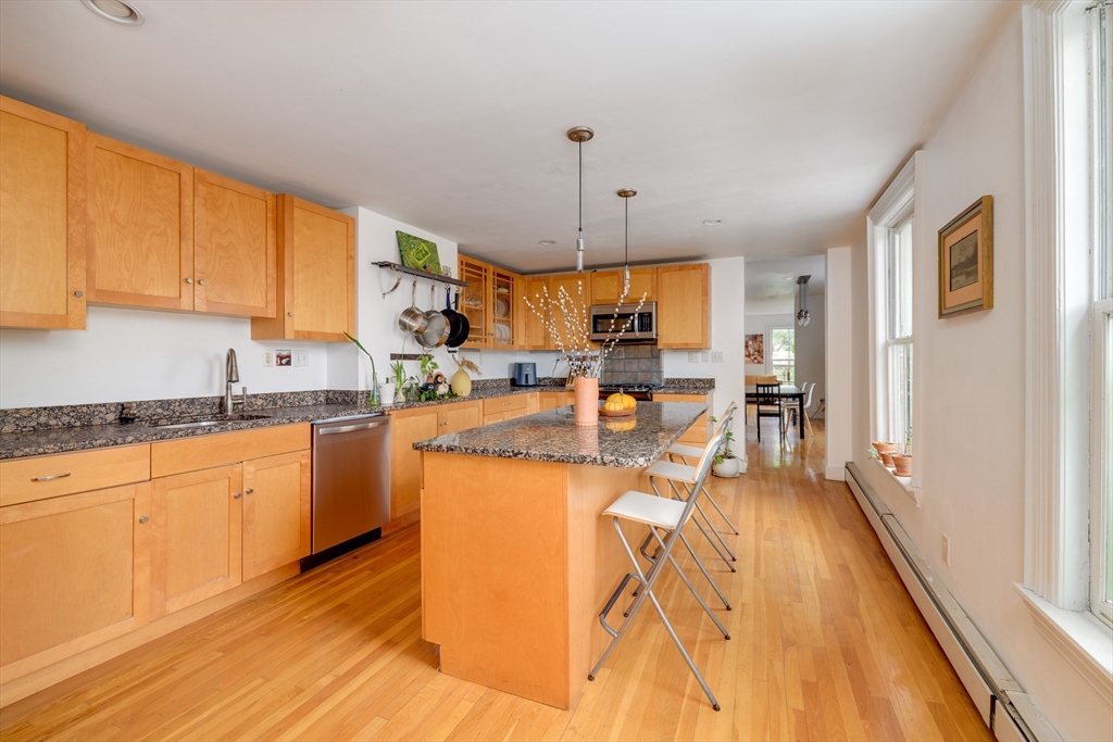 2 bed, 1 bath apartment for rent at 46 Bigelow St Unit 3, Mid-Cambridge — photo 8 of 13