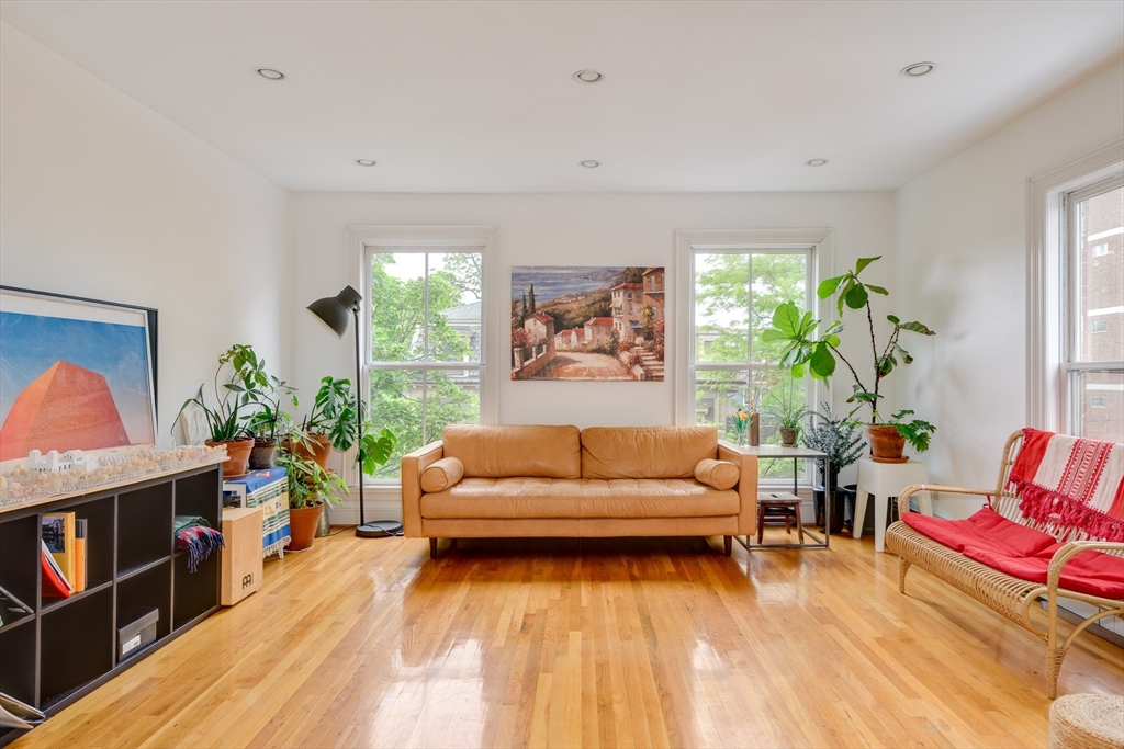 2 bed, 1 bath apartment for rent at 46 Bigelow St Unit 3, Mid-Cambridge — photo 4 of 13