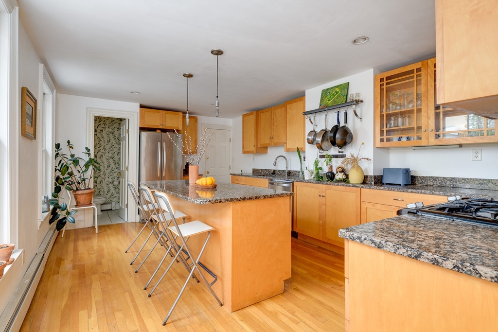 2 bed, 1 bath apartment for rent at 46 Bigelow St Unit 3, Mid-Cambridge — photo 3 of 13