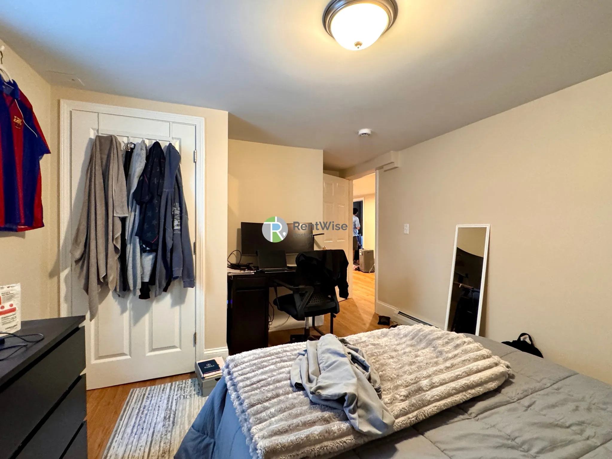 6 bed, 2 bath apartment for rent at 46 Bromfield Rd Unit 1, Tufts — photo 20 of 41