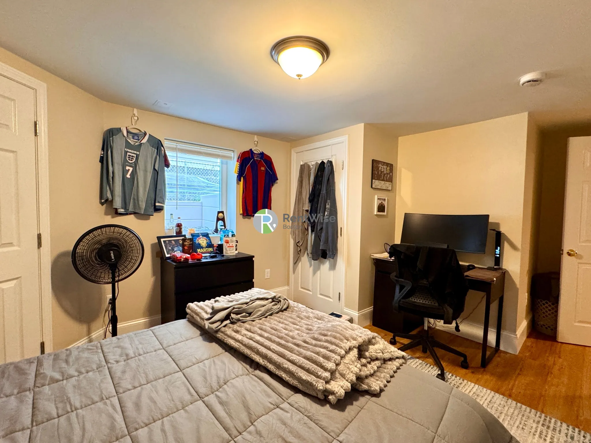 6 bed, 2 bath apartment for rent at 46 Bromfield Rd Unit 1, Tufts — photo 19 of 41