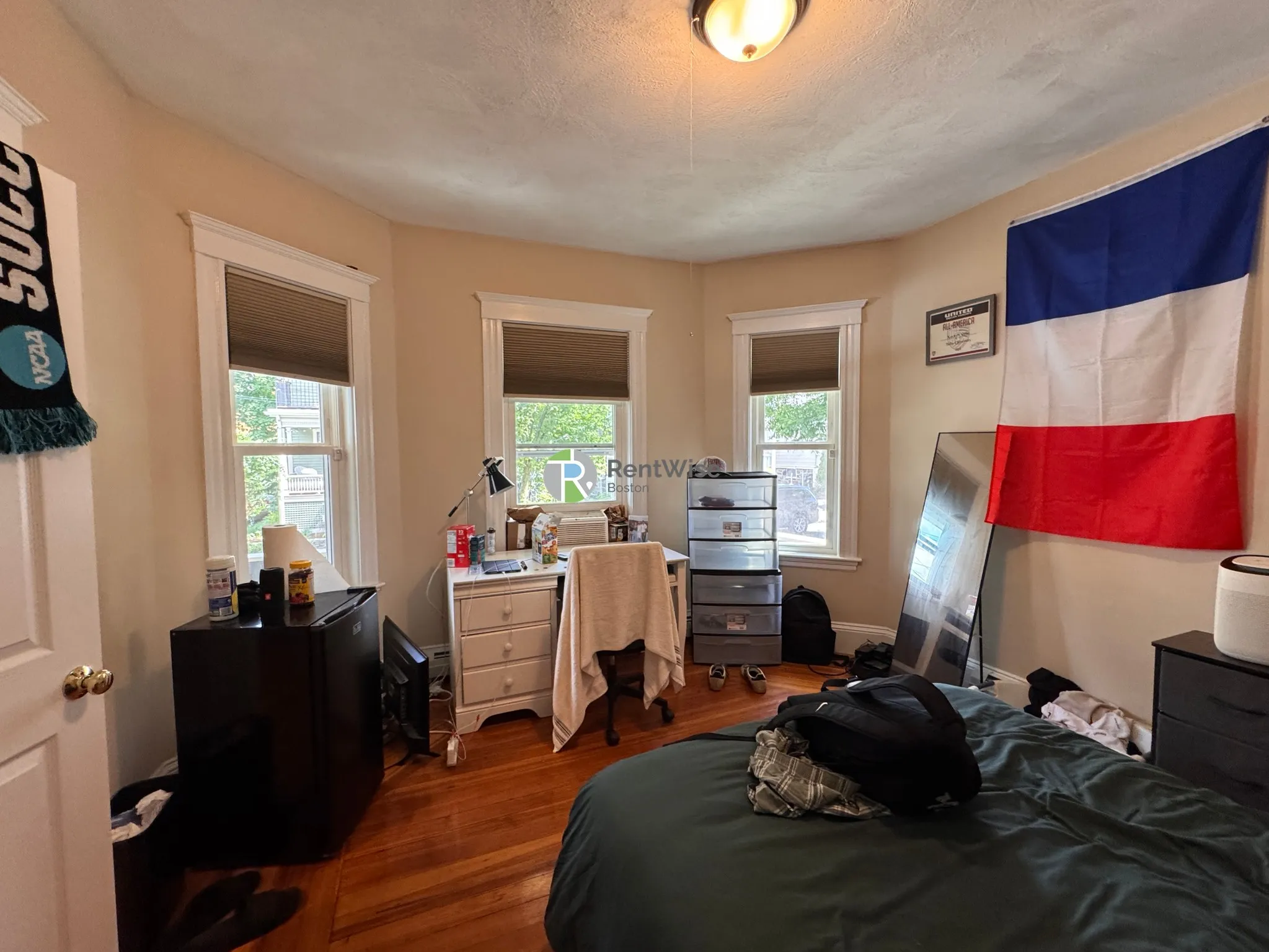 6 bed, 2 bath apartment for rent at 46 Bromfield Rd Unit 1, Tufts — photo 16 of 41