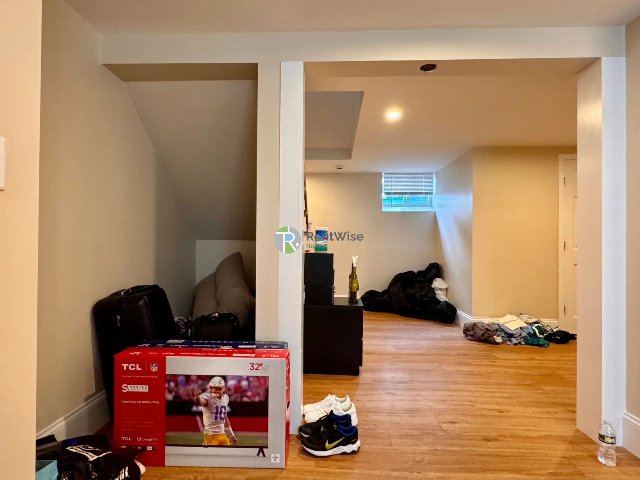 6 bed, 2 bath apartment for rent at 46 Bromfield Rd Unit 1, Tufts — photo 37 of 41
