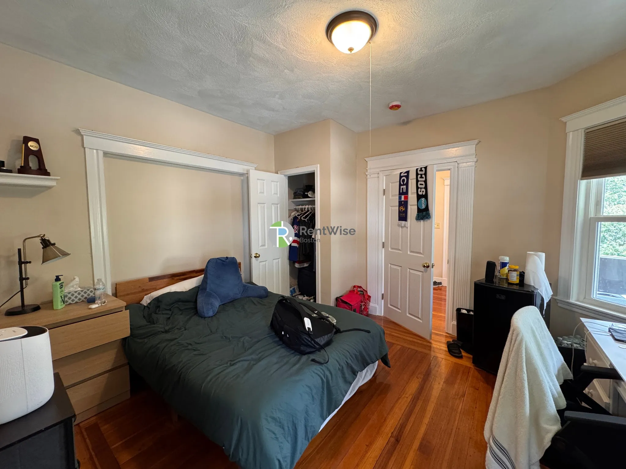 6 bed, 2 bath apartment for rent at 46 Bromfield Rd Unit 1, Tufts — photo 14 of 41