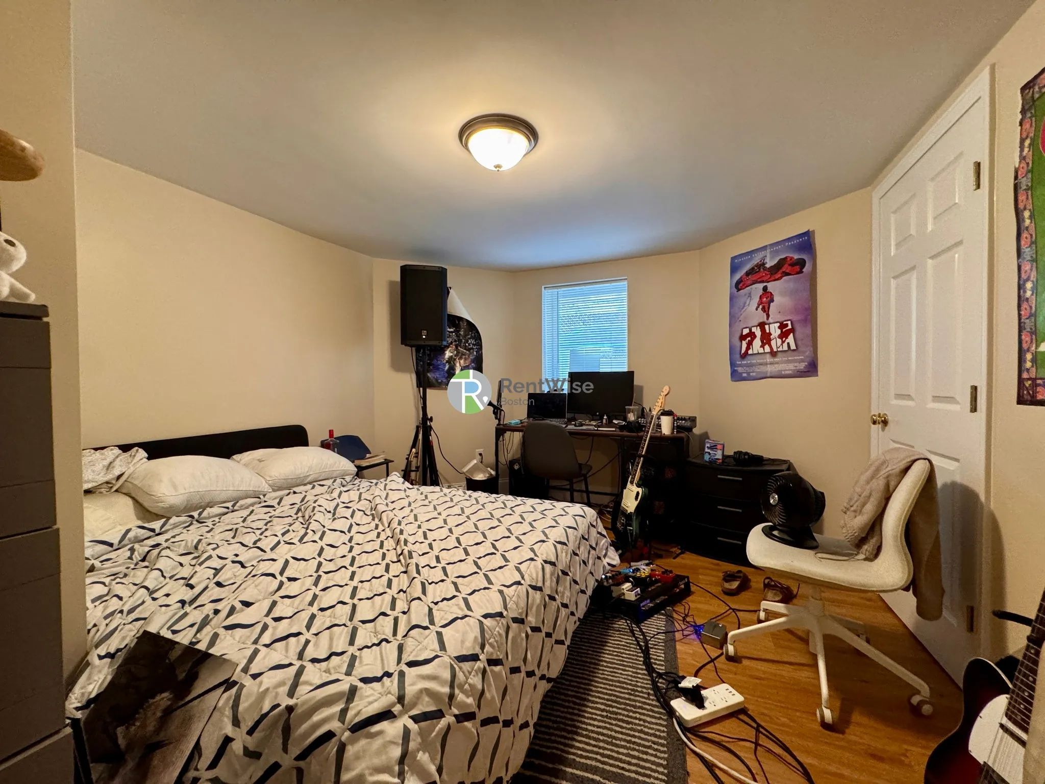 6 bed, 2 bath apartment for rent at 46 Bromfield Rd Unit 1, Tufts — photo 22 of 41