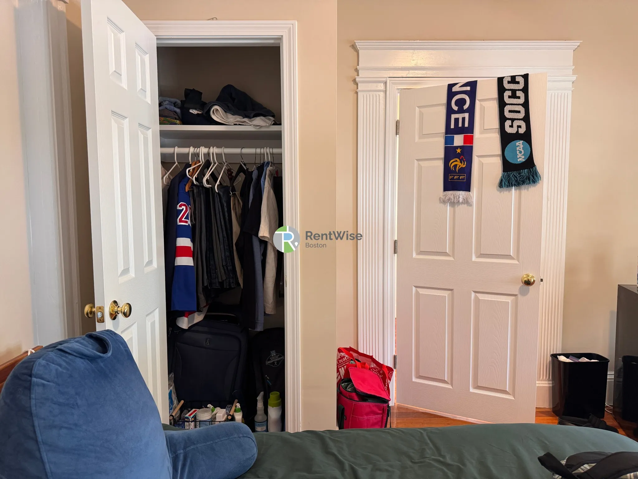 6 bed, 2 bath apartment for rent at 46 Bromfield Rd Unit 1, Tufts — photo 15 of 41