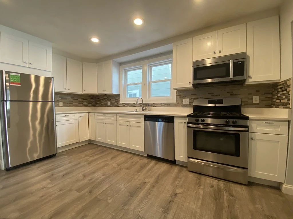 3 bed, 2 bath apartment for rent at 46 Brookley Rd Unit 1, Jamaica Plain — photo 4 of 17