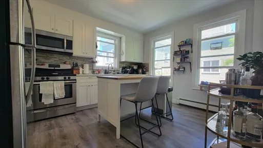 2.5 bed, 2 bath apartment for rent at 46 Brookley Rd Unit 2, Jamaica Plain — photo 2 of 11