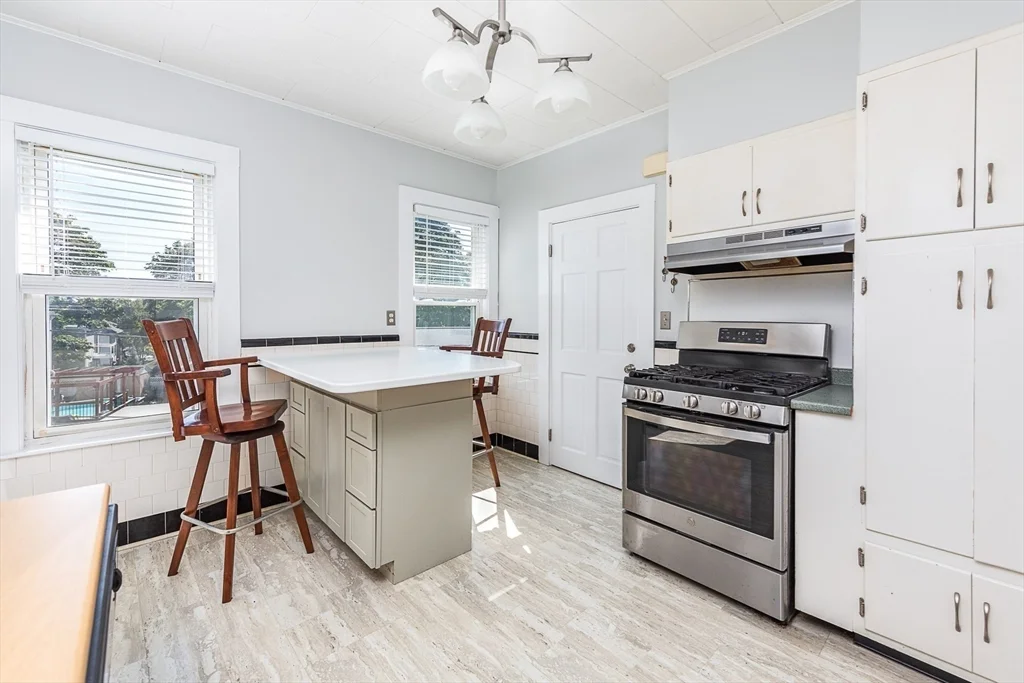 2 bed, 1 bath apartment for rent at 46 Burpee Rd Unit 2, Swampscott — photo 9 of 18