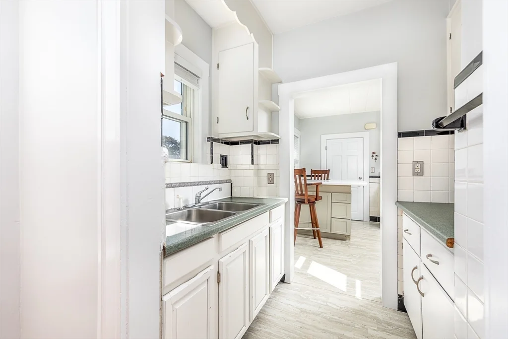 2 bed, 1 bath apartment for rent at 46 Burpee Rd Unit 2, Swampscott — photo 8 of 18