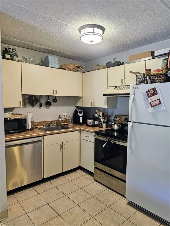 2 bed, 1 bath apartment for rent at 46 Cochituate Rd Unit 112, Framingham — photo 4 of 4