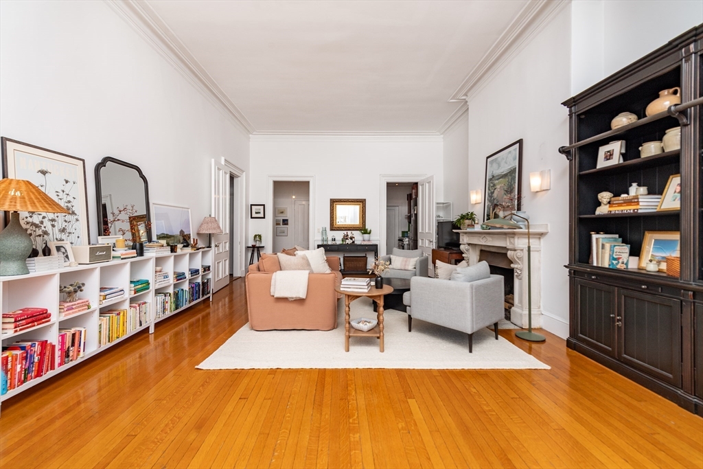 1 bed, 1 bath apartment for rent at 46 Commonwealth Ave Unit 5, Back Bay — photo 3 of 9