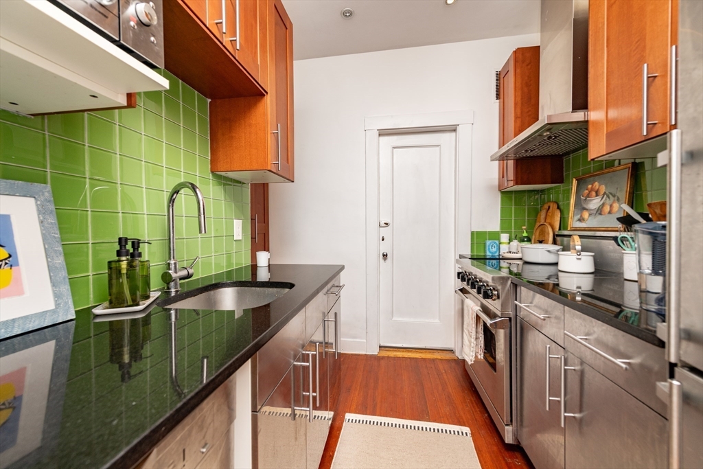 1 bed, 1 bath apartment for rent at 46 Commonwealth Ave Unit 5, Back Bay — photo 7 of 9