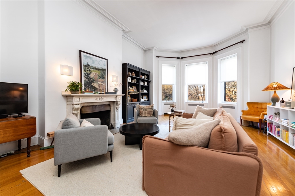 1 bed, 1 bath apartment for rent at 46 Commonwealth Ave Unit 5, Back Bay