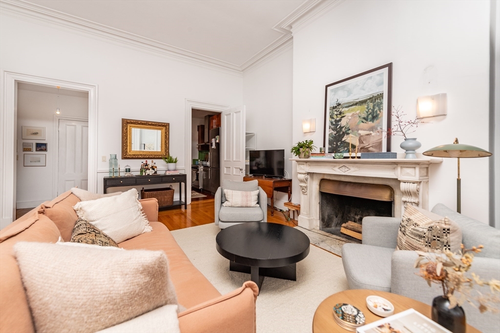 1 bed, 1 bath apartment for rent at 46 Commonwealth Ave Unit 5, Back Bay — photo 4 of 9