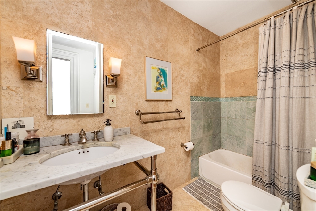 1 bed, 1 bath apartment for rent at 46 Commonwealth Ave Unit 5, Back Bay — photo 9 of 9