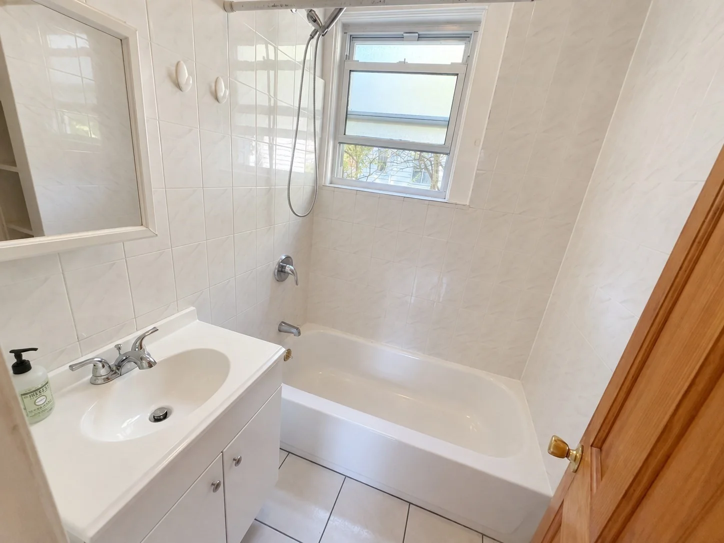 2 bed, 1 bath apartment for rent at 46 Court St Unit 1, Newtonville — photo 12 of 13
