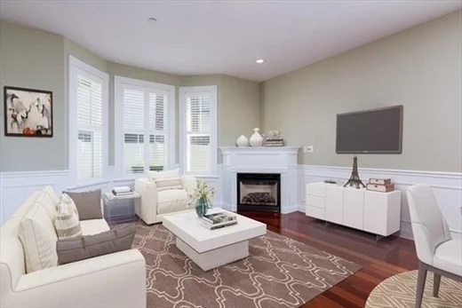 2 bed, 1 bath apartment for rent at 46 Craigie St Unit A, Spring Hill — photo 2 of 14
