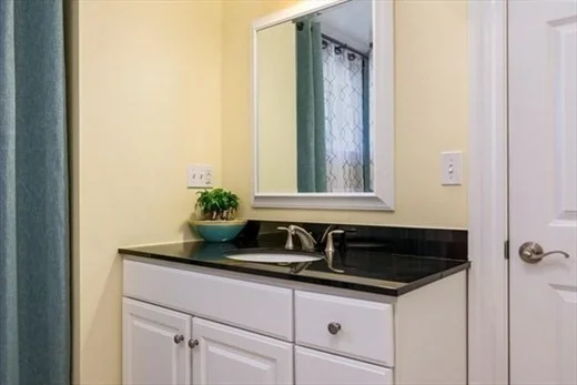 2 bed, 1 bath apartment for rent at 46 Craigie St Unit A, Spring Hill — photo 10 of 14