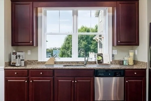2 bed, 1 bath apartment for rent at 46 Craigie St Unit A, Spring Hill — photo 5 of 14