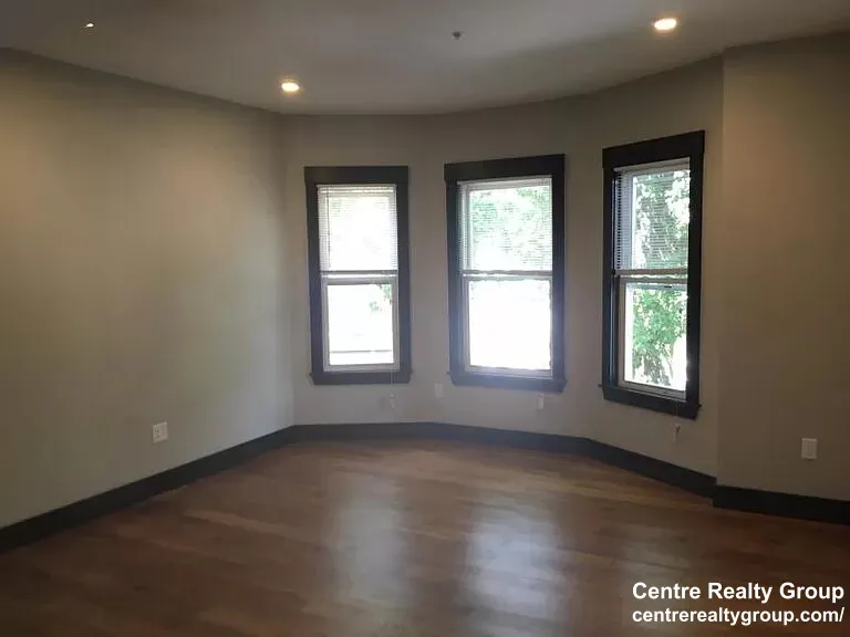 4 bed, 2 bath apartment for rent at 46 Creighton St Unit 2, Jamaica Plain — photo 3 of 8