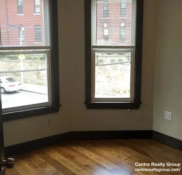 4 bed, 2 bath apartment for rent at 46 Creighton St Unit 2, Jamaica Plain — photo 5 of 8