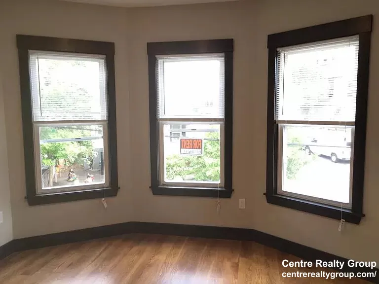 4 bed, 2 bath apartment for rent at 46 Creighton St Unit 2, Jamaica Plain — photo 4 of 8