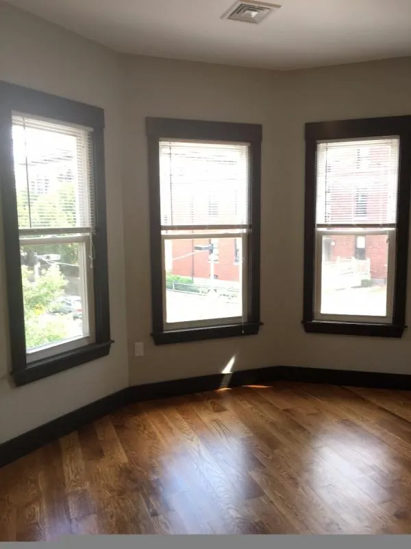 5 bed, 3 bath apartment for rent at 46 Creighton St Unit 3, Jamaica Plain — photo 5 of 16
