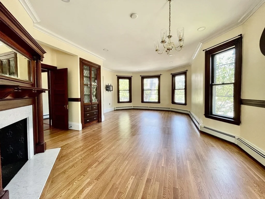 4 bed, 1 bath apartment for rent at 46 Dana St Unit A, Mid Cambridge — photo 3 of 10